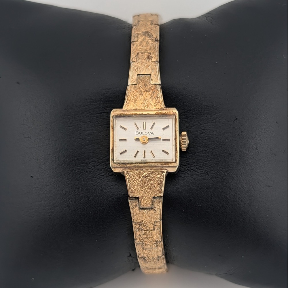 Vintage Bulova Manual Wind Textured Bark Bracelet Cocktail Watch Gold Tone Runs